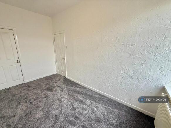 2 bed Terraced to rent Image 11
