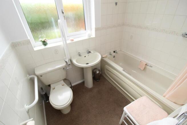 BATHROOM/W.C.