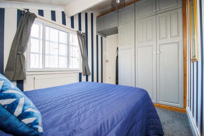 2 bed Apartment for sale Image 11