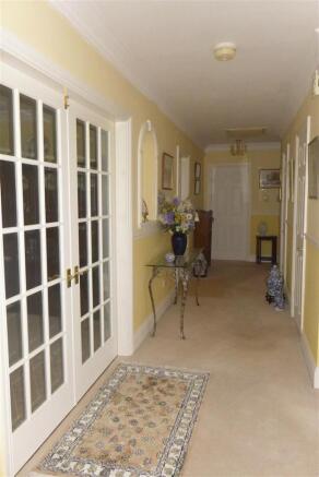 WELCOMING HALLWAY