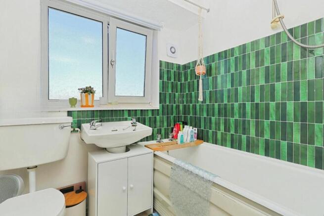 3 bed Terraced for sale Image 10
