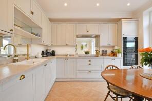 32, Chatsworth Road, Sheffield S17 3QH