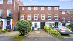 13, Dell Way, London W13 8JH