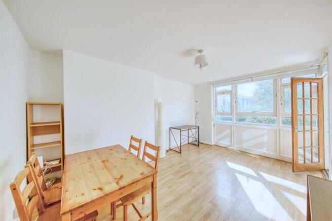 Living Room/Dining