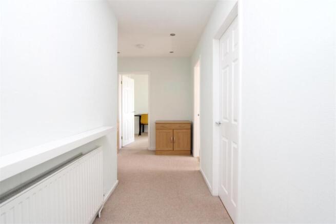 1 bed Apartment to rent Image 9