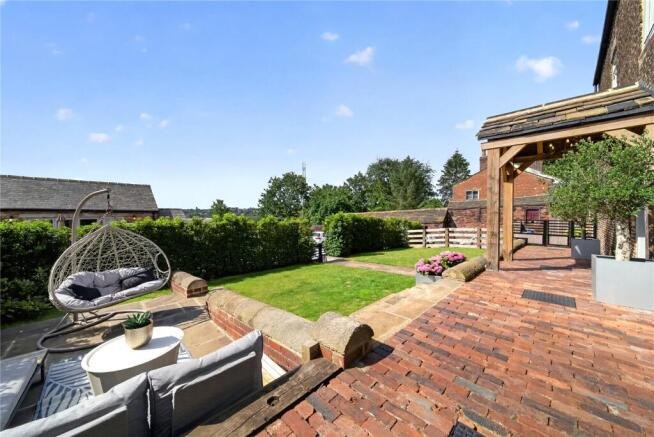 4 bed Town House for sale Image 12