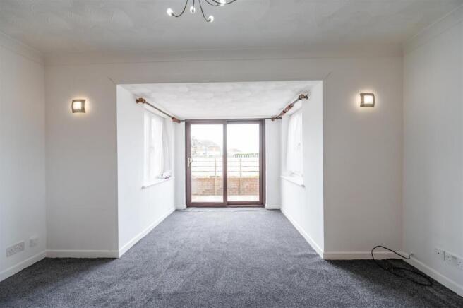 -Flat 2, 27a Creek Road 12.jpg