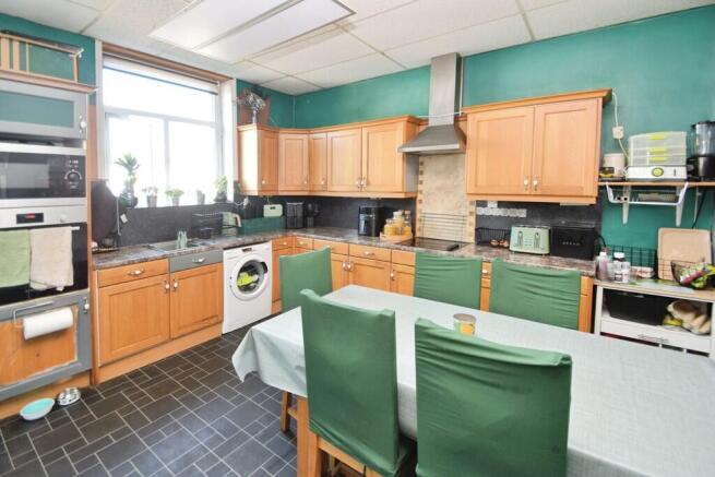 3 bed Terraced for sale Image 3