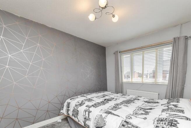 3 bed Semi-Detached for sale Image 9