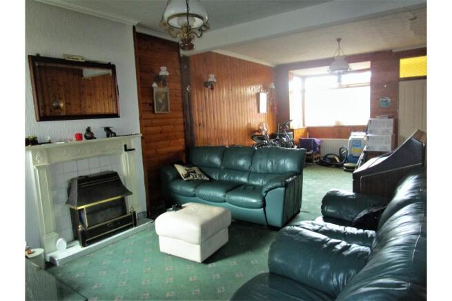Lounge/Dining Room