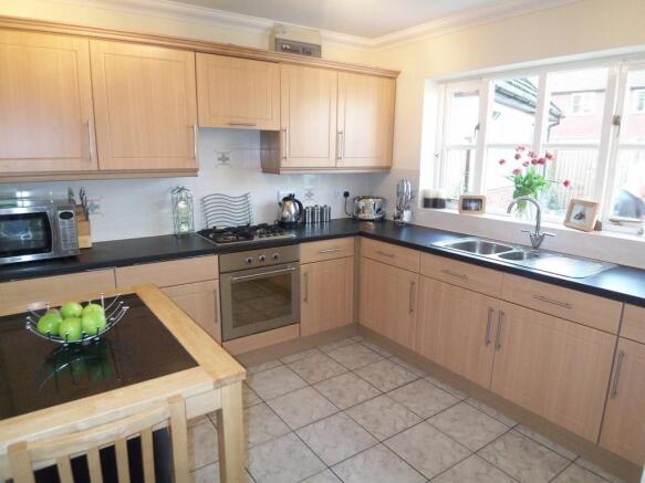 Kitchen/Breakfast RM