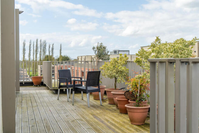 2 bed Penthouse for sale Image 12