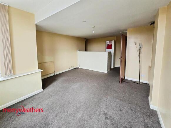 2 bed Flat to rent Image 4