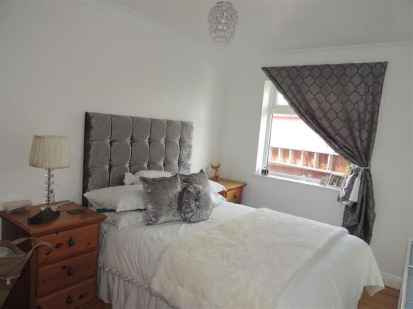 Bedroom 3: