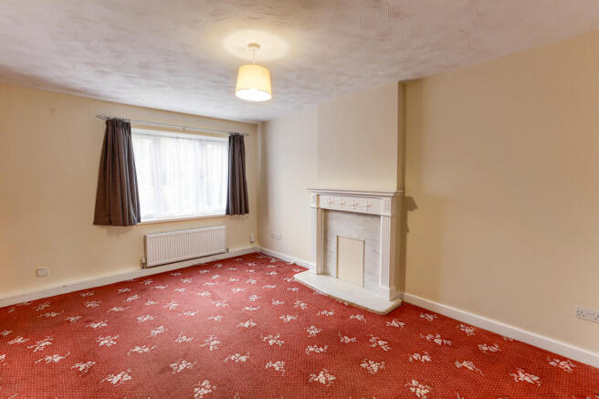 3 bed Semi-Detached to rent Image 2