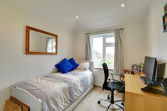 Bedroom 4.jpg