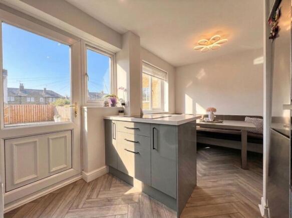 3 bed Terraced for sale Image 6