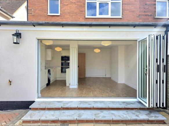 3 bed Semi-Detached for sale Image 10