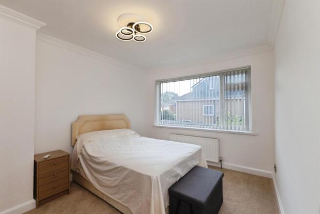4 bed Semi-Detached for sale Image 10