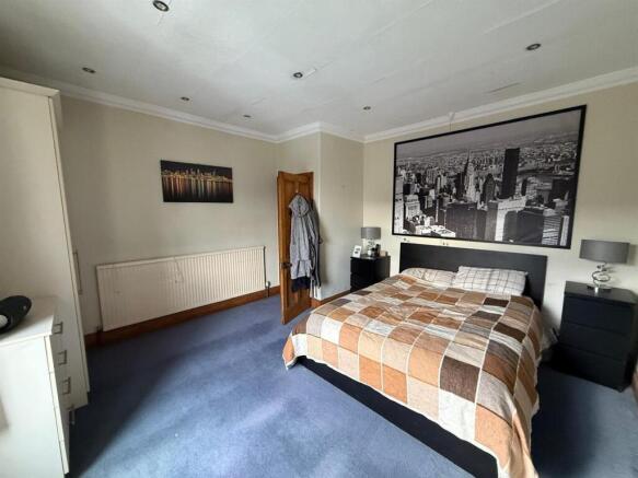 2 bed Terraced to rent Image 9