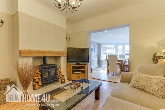 SITTING ROOM: