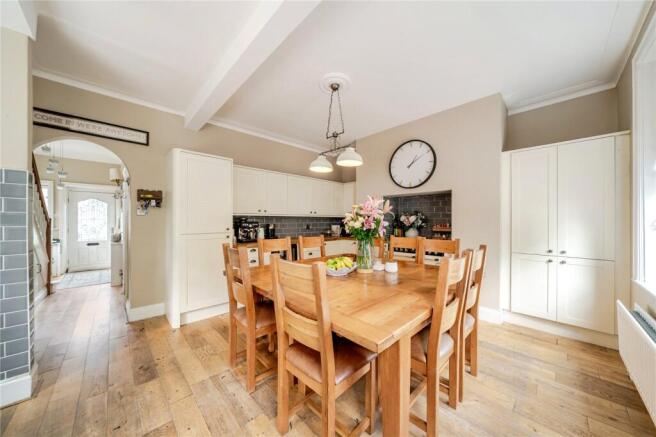 4 bed Semi-Detached for sale Image 4