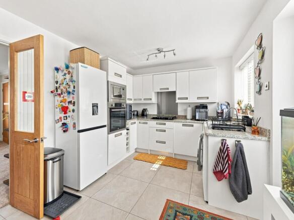 3 bed Semi-Detached for sale Image 8