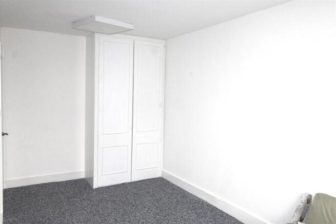 Bedroom 1.3.JPG