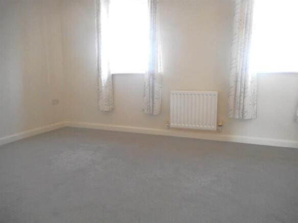 3 bed End of Terrace to rent Image 6