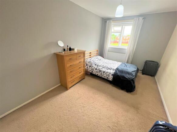 bed 1.jpg