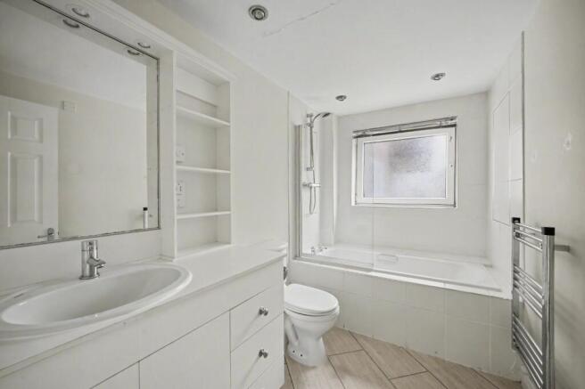 3 bed Apartment for sale Image 11