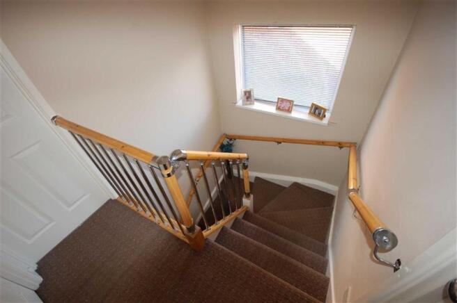 STAIRCASE / LANDING