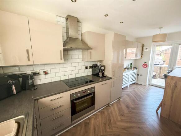 Kitchen/Dining Room