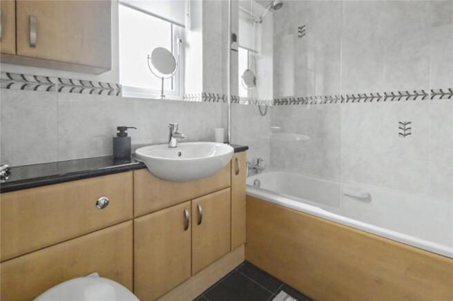 4 bed Detached for sale Image 10