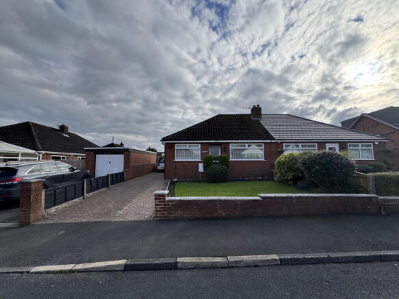 2 bed semi-detached bungalow for sale Coleridge R