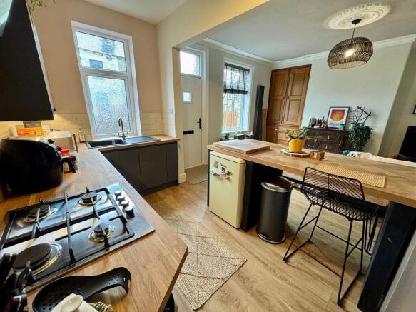 2 bed Terraced for sale Image 6