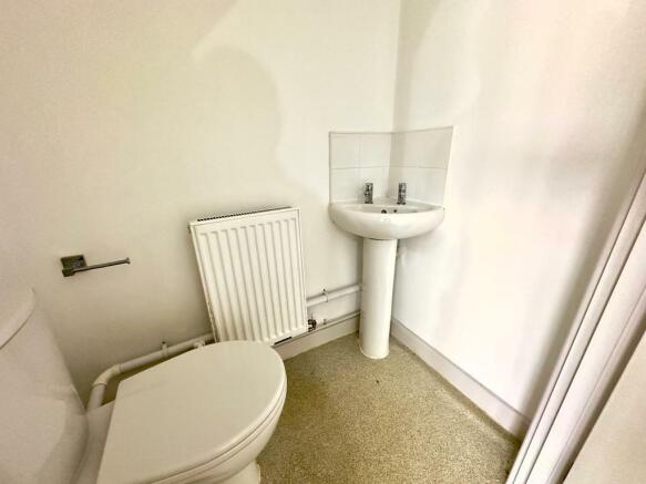 2 bed House for sale Image 5