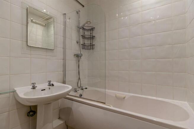 2 bed Apartment for sale Image 8