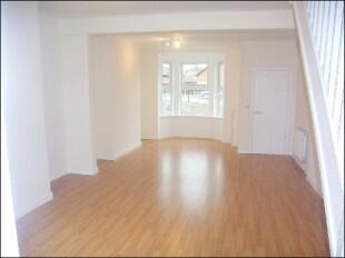 OPEN LOUNGE/DINING