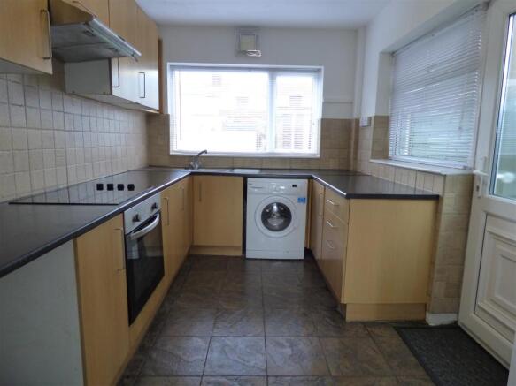 18 St Davids Close Kitchen DI 1 .JPG