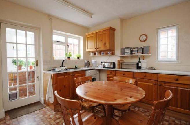 kitchen 1.jpg