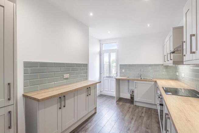 2 bed Flat for sale Image 5