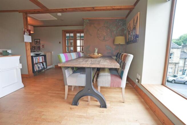 3 bed House for sale Image 8