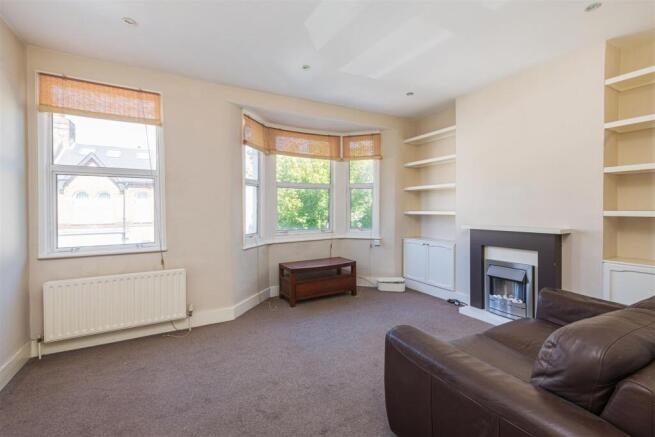 34a Trewint St Rec 1.jpg
