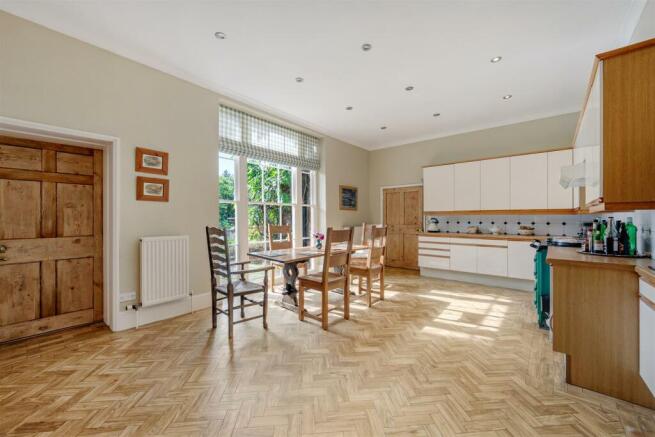 Kitchen/Breakfast Room
