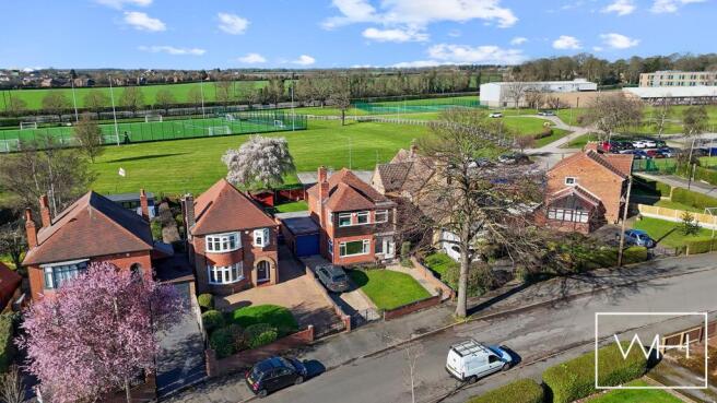 4 bed Detached for sale Image 8