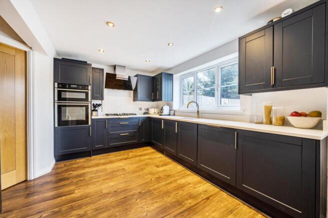 1424369-15-69b004...