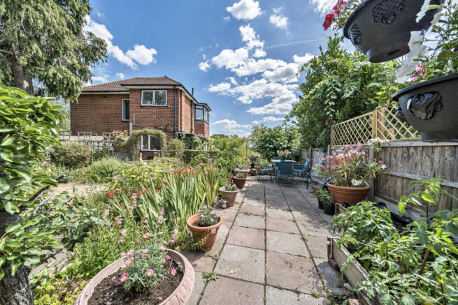 Mereworth Drive, Shooters Hill photo 4