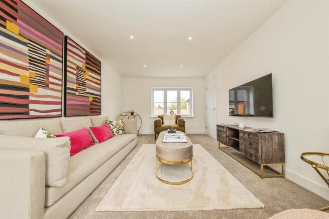 3-bed detached on Sudbury Fields, Great Cornard, Sudbury, £410,000