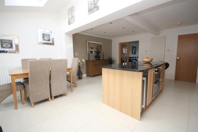 Diner/Family Room